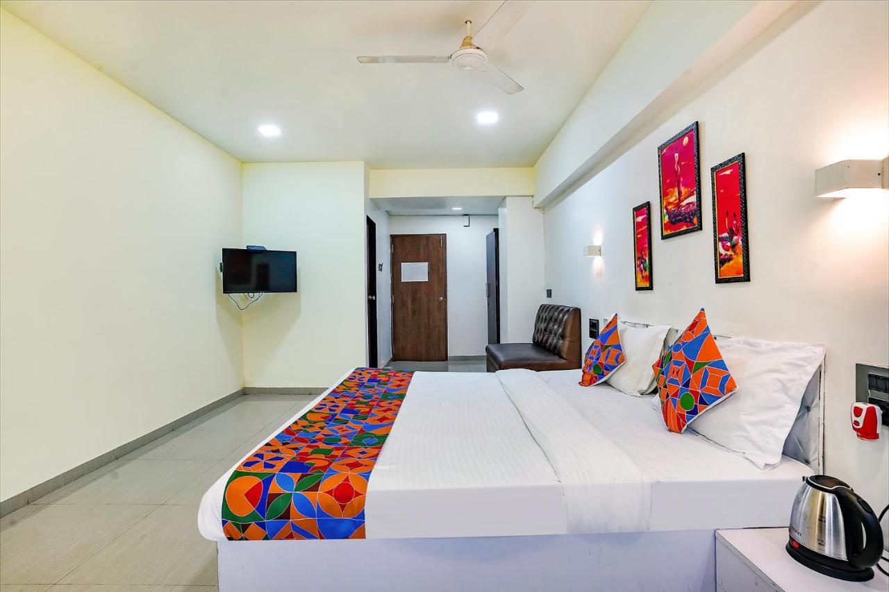 Fabexpress White House - Nr Midc Khargar Hotel Koparpada Luaran gambar